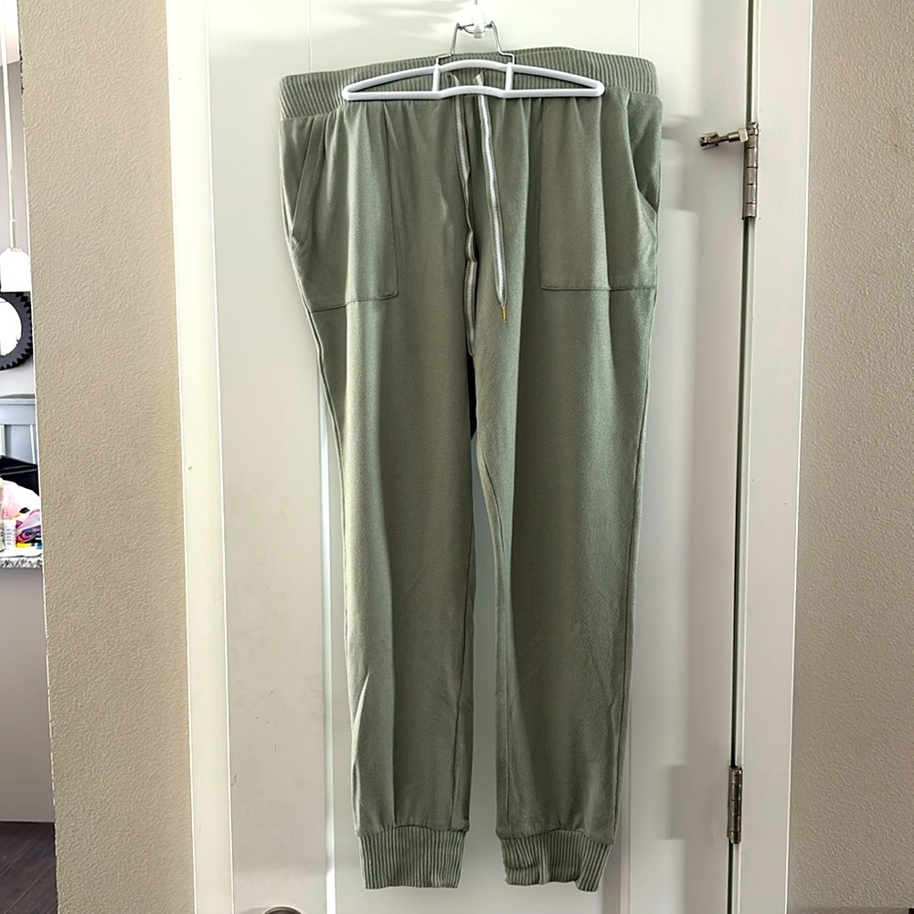 Women’s Size Lg comfy lounge pants